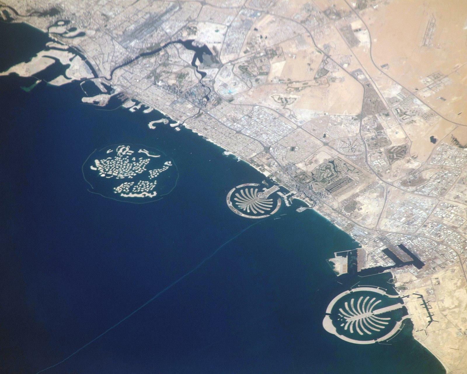 ISS 59 World Islands, Palm Jumeirah and Palm Jebel Ali, Dubai