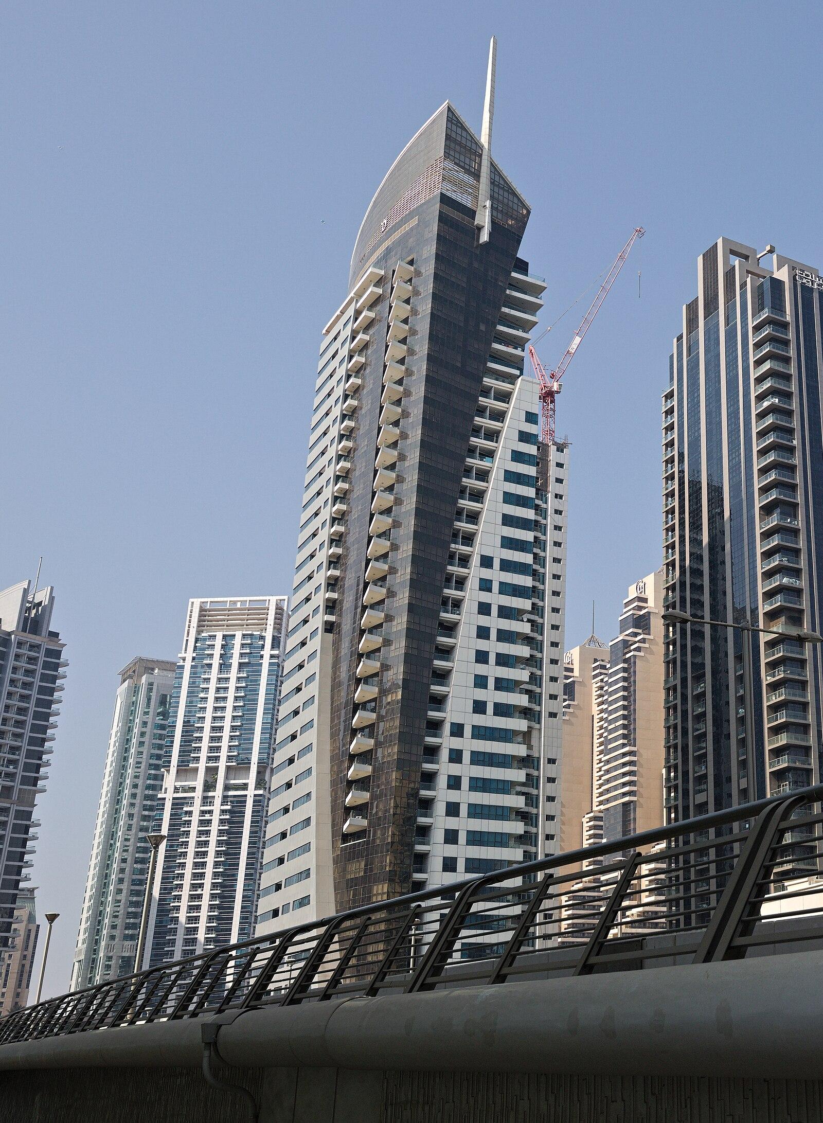 Dubai Municipality Launches Free Fitness Programs for Seniors at Marina Sites