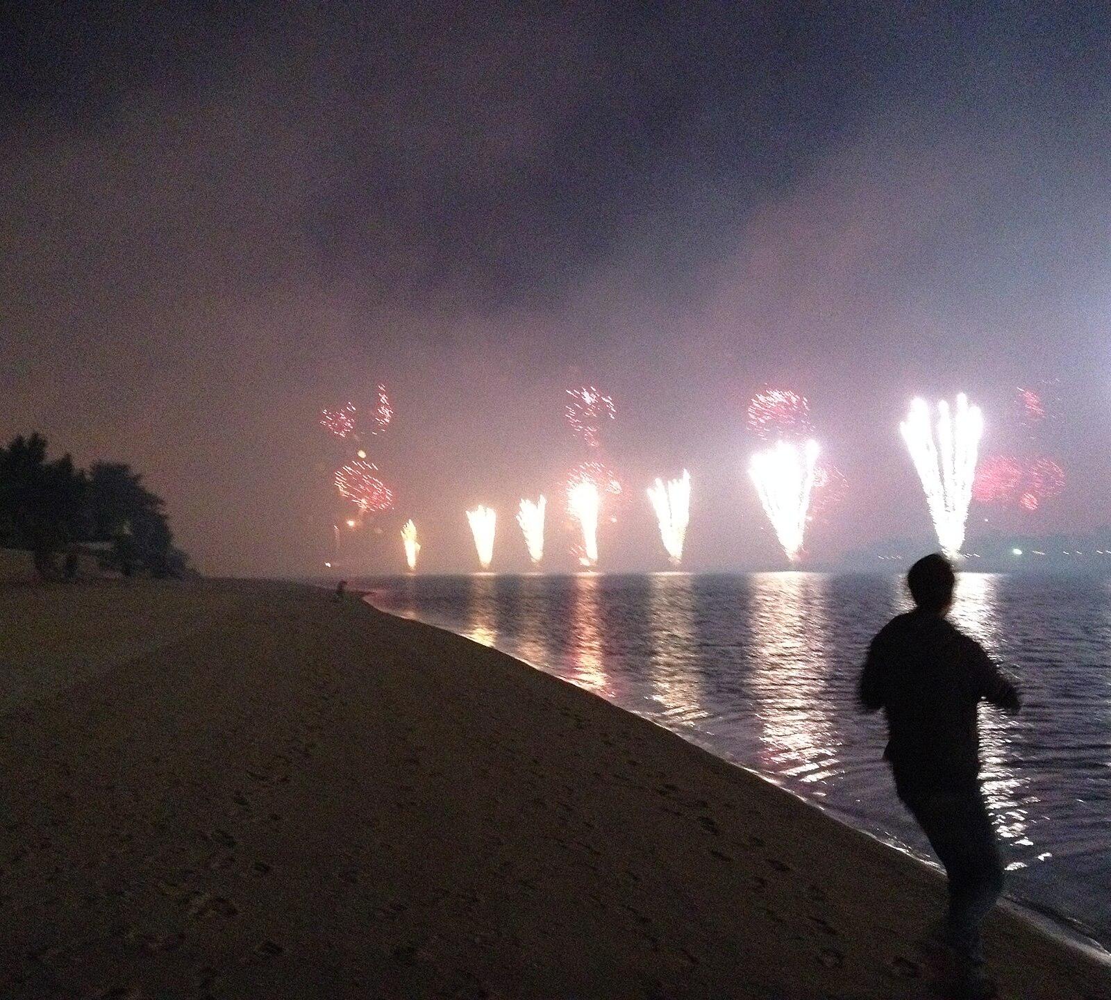 Palm Jumeirah fireworks New Year's Eve 2014