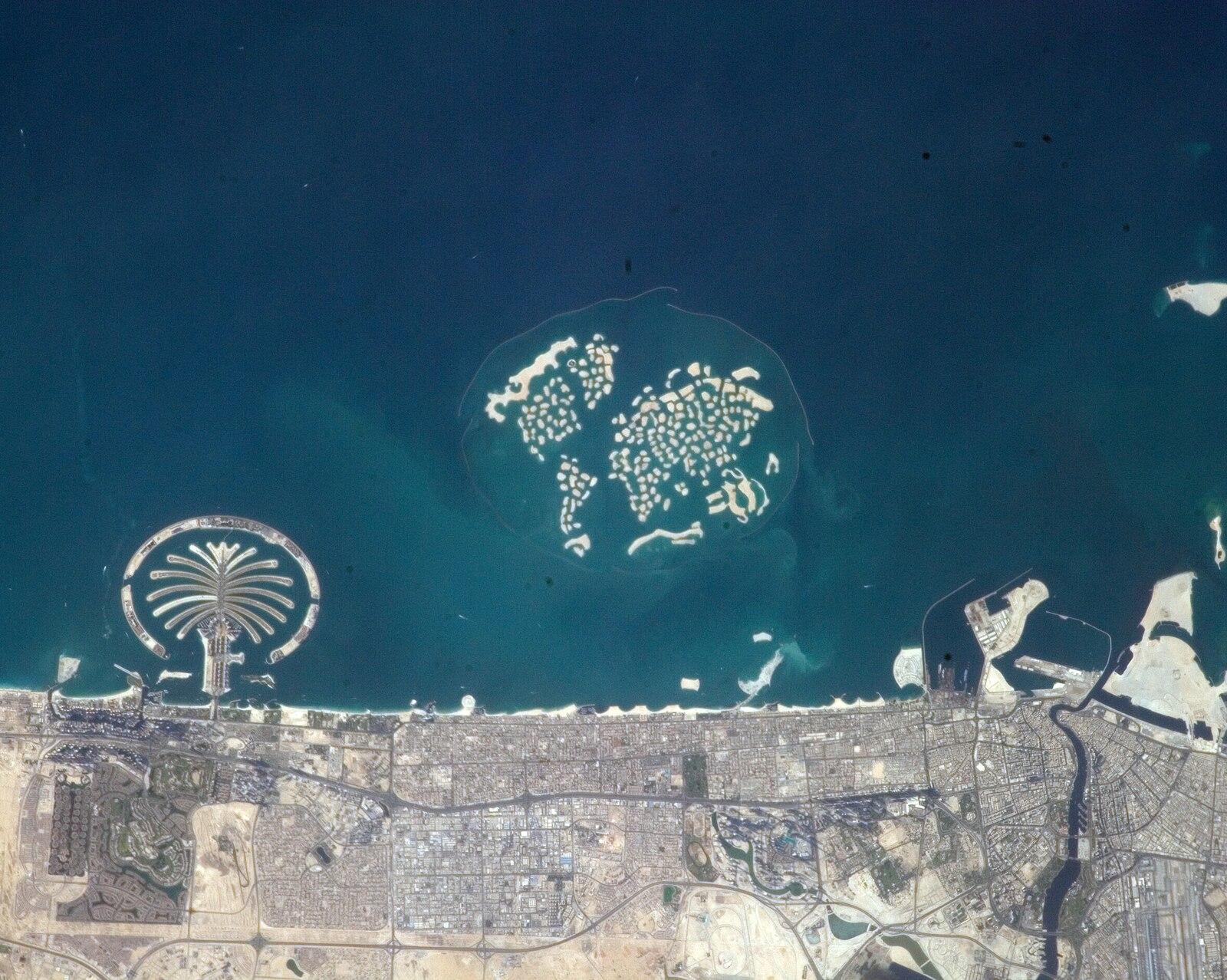 ISS 37 Man made archipelagos near Dubai