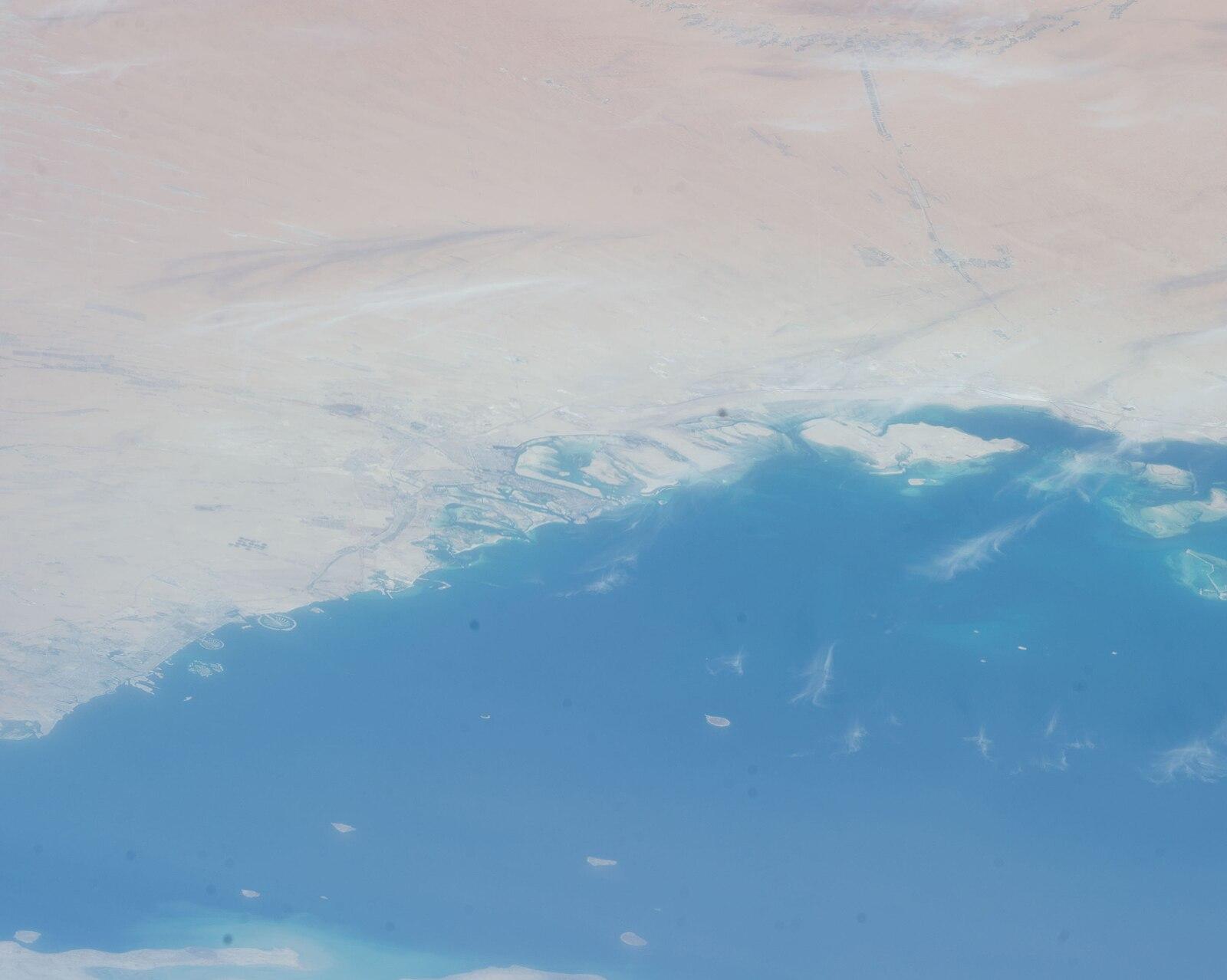 ISS039 E 12830 View of United Arab Emirates