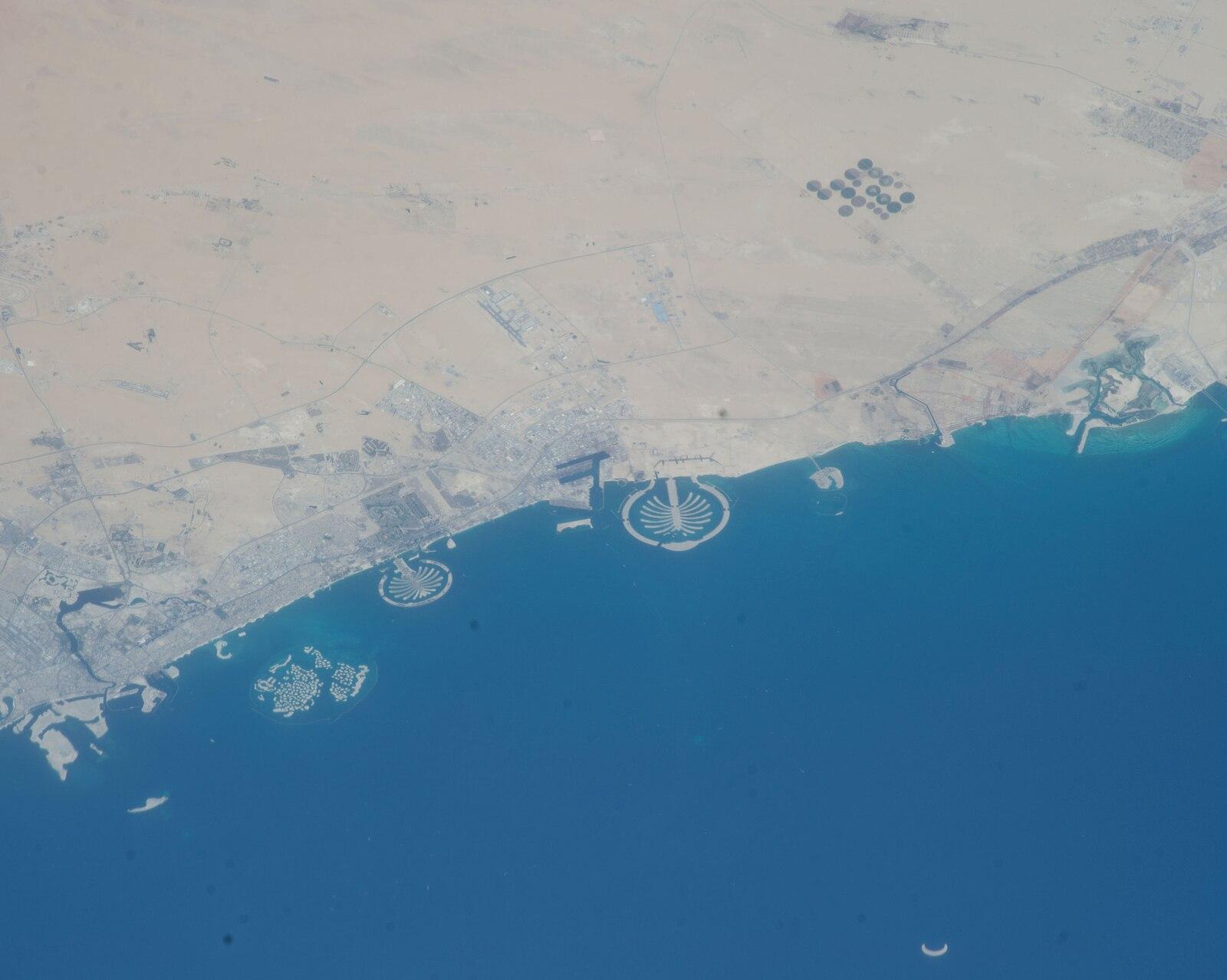 ISS039 E 12847 View of United Arab Emirates